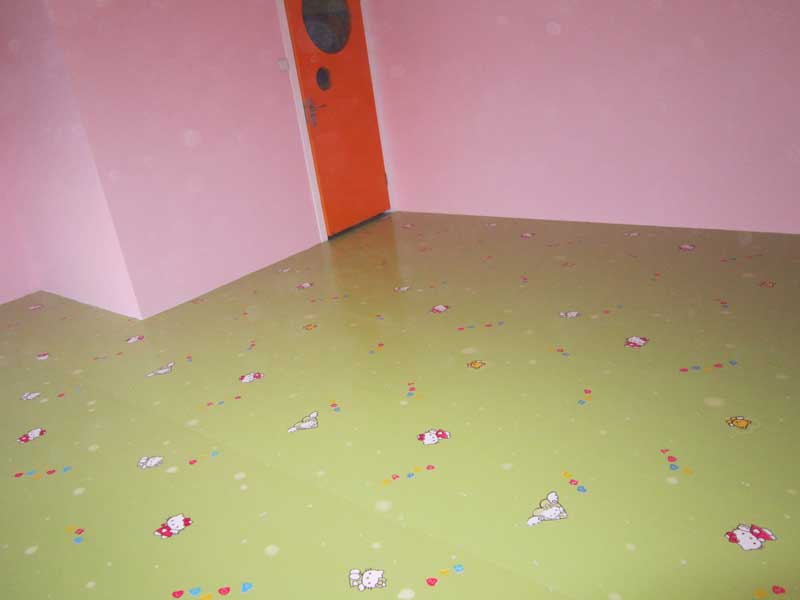 兒童塑膠地板圖片 江蘇鎮江艾迪兒國際親子早教中心兒童地板