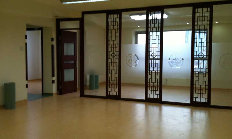 醫(yī)療場所用塑膠地板 醫(yī)療場所用醫(yī)院pvc地板如何鋪裝?