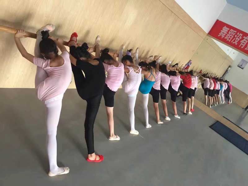 小場地舞蹈地板安裝該選擇哪種膠帶？