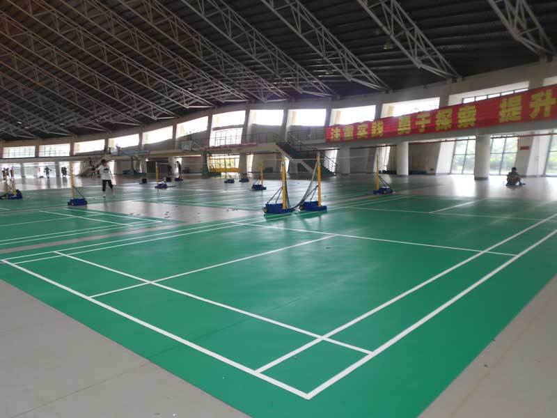 羽毛球場塑膠地板 羽毛球場館應該選擇羽毛球場塑膠地板